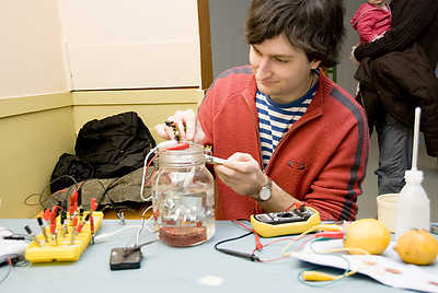 Konstantin Leonenko working on his lemon batteries